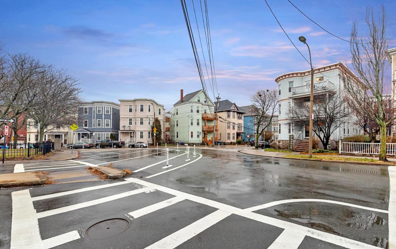 Bright & Spacious 2Br Apartment, Mins From Downtown Boston, Parking المظهر الخارجي الصورة