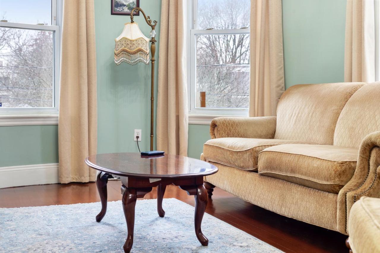 Bright & Spacious 2Br Apartment, Mins From Downtown Boston, Parking المظهر الخارجي الصورة