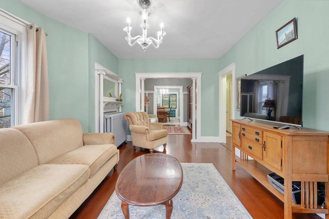 Bright & Spacious 2Br Apartment, Mins From Downtown Boston, Parking المظهر الخارجي الصورة